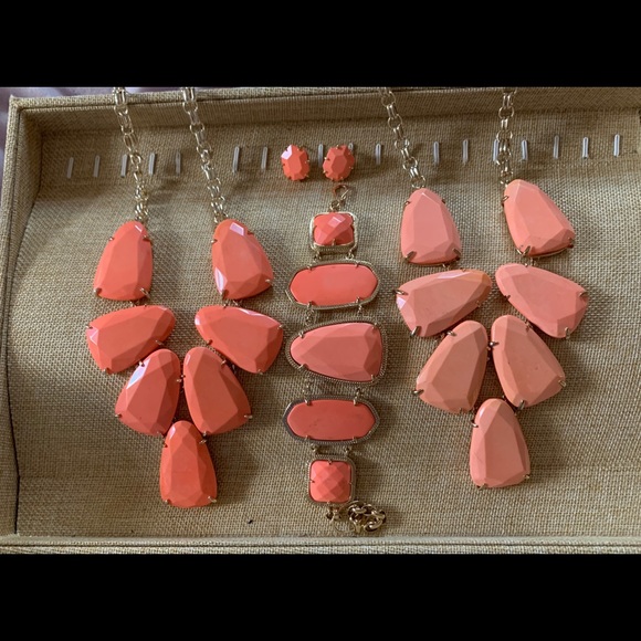 KendraScott Salmon Peach Harlow Statement Necklace - Picture 4 of 10